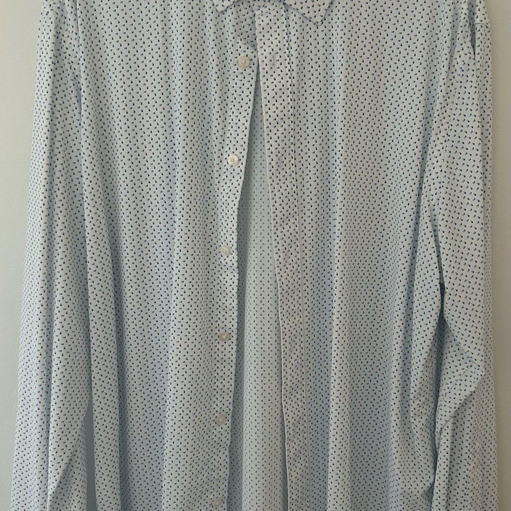UNTUCKit White Shirt with Blue Dots